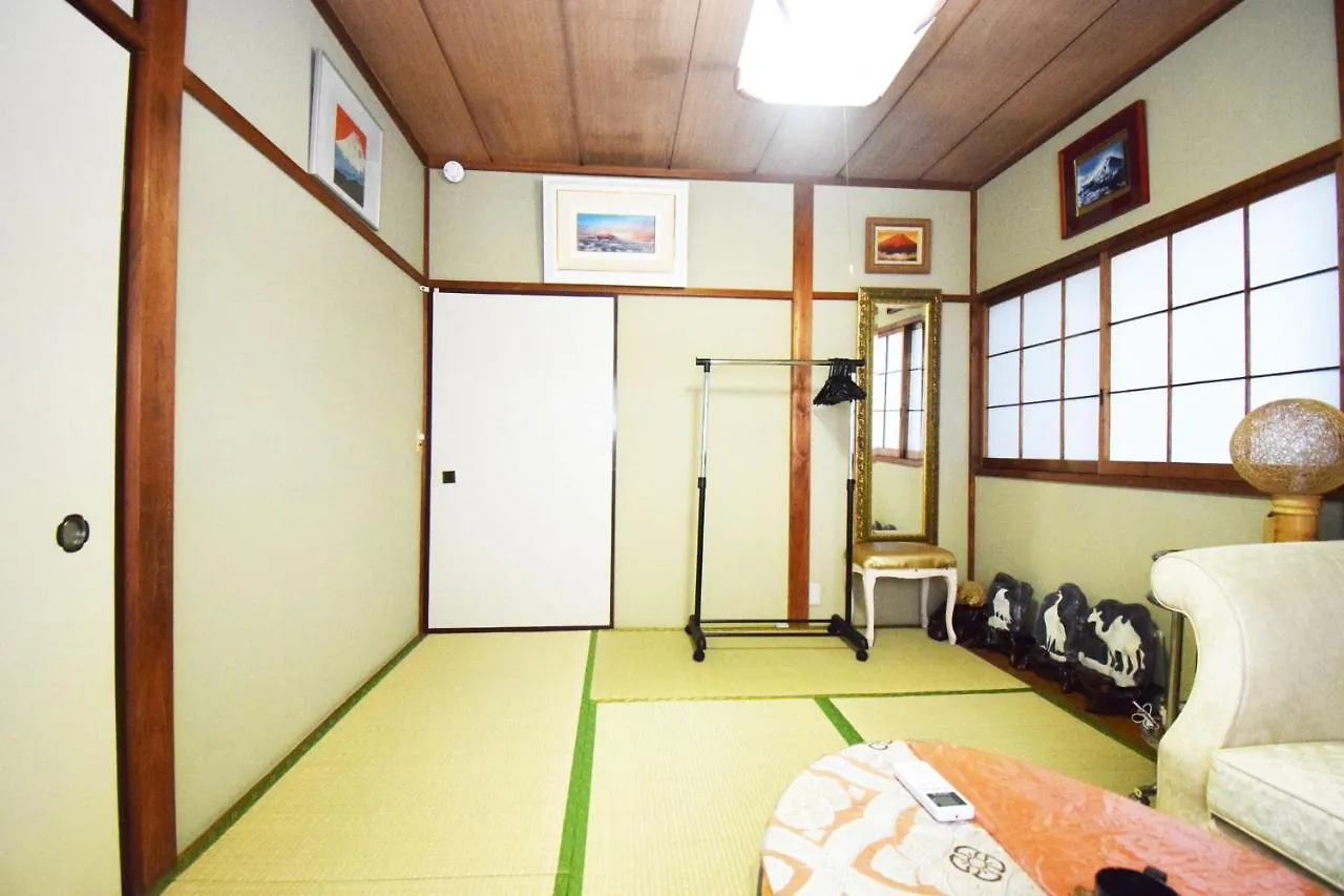 Séjour chez l'habitant Appartement Oasis Minamiyukigaya à Tōkyō